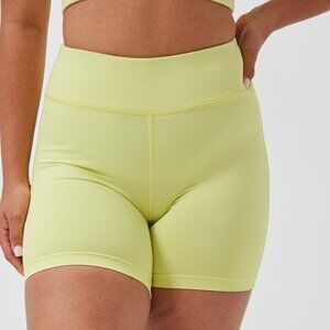 NWOT Outdoor Voices Tech Sweat 6” Bike Shorts - Size S - “Gecko” / Yellow